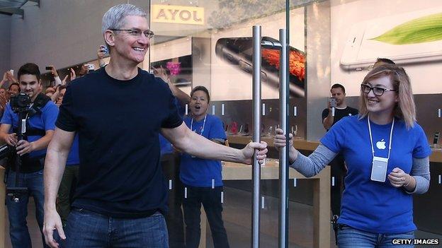 Tim Cook, Apple Store Palo Alto, California