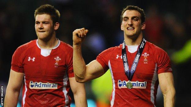 Dan Lydiate (L) and Sam Warburton (R)