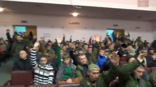 Show of hands in Alchevsk court