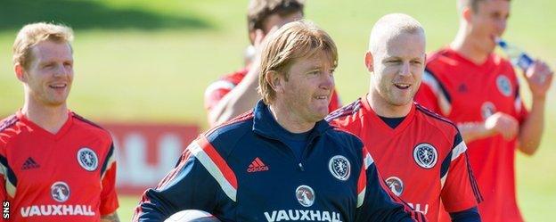 Stuart McCall working with Scotland