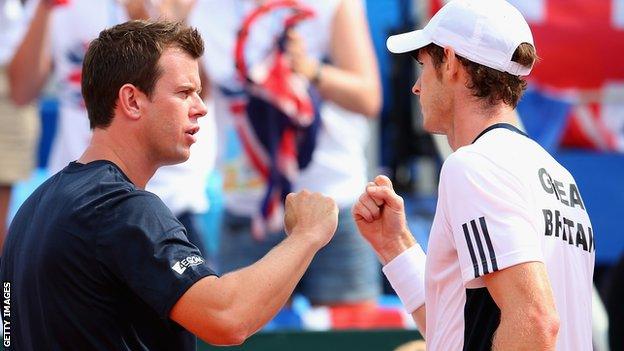 Leon Smith with Andy Murray (right)