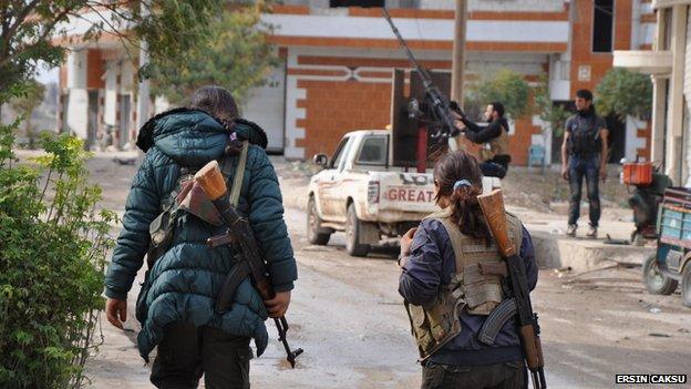 Kurdish fighters in Kobane (October 2014)