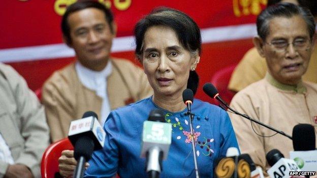 Aung San Suu Kyi speaks in Yangon on 5 November 2014