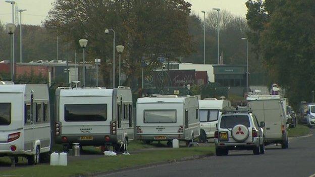 Caravans on roadside