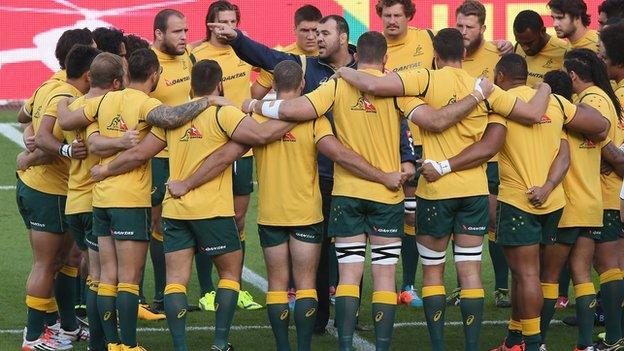 Michael Cheika and the Australia squad