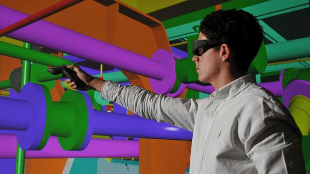 Engineer using virtual reality system