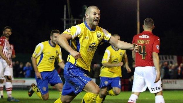 Craig Robinson celebrates