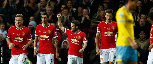 Juan Mata scores as Manchester United beat Crystal Palace