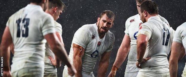 England captain Chris Robshaw looks on during the defeat by New Zealand