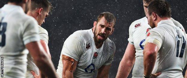 Chris Robshaw and England team