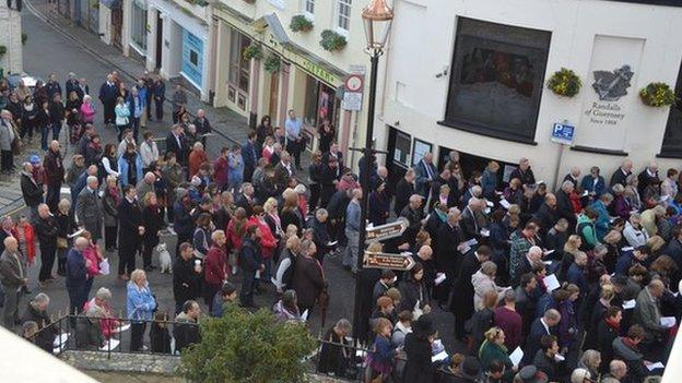 Crowds gather in Guernsey for the Act of Remembrance