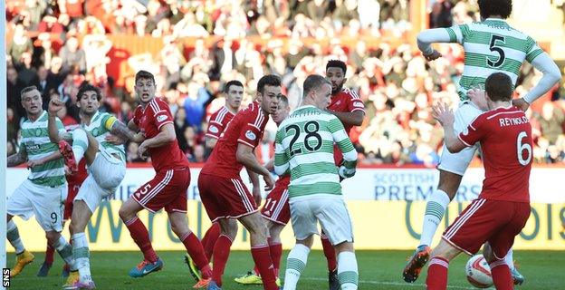 Virgil van Dijk stuns Aberdeen with a late goal from a disputed corner