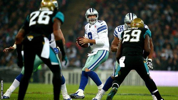 Veteran quarterback Tony Romo stars for Dallas Cowboys