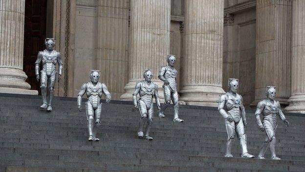 Cybermen on the steps of St Pauls