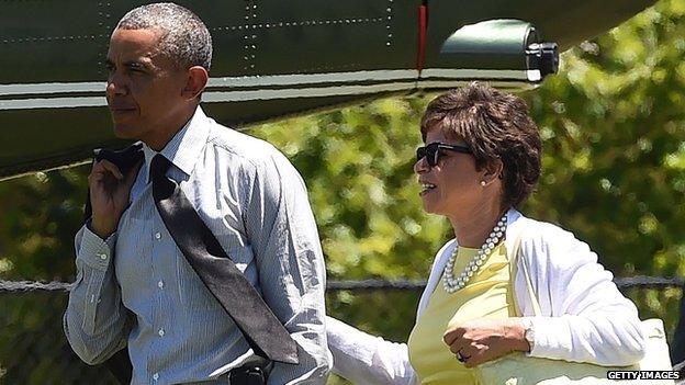 President Obama walks next to his advisor Valerie Jarrett.