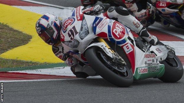 Leon Haslam in action for Honda