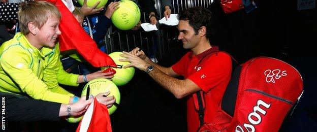 Roger Federer beats Kei Nishikori