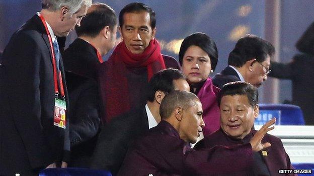 Mr Obama talking with China's president, Xi Jinping