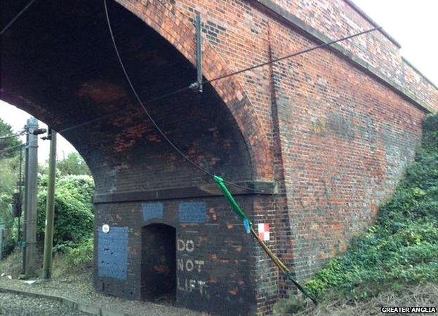 Overhead wire problem in Essex