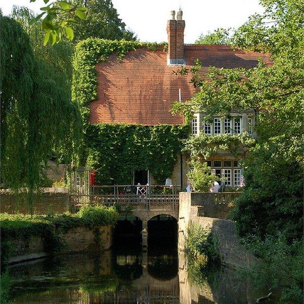 Hollywell Ford House Magdalen College