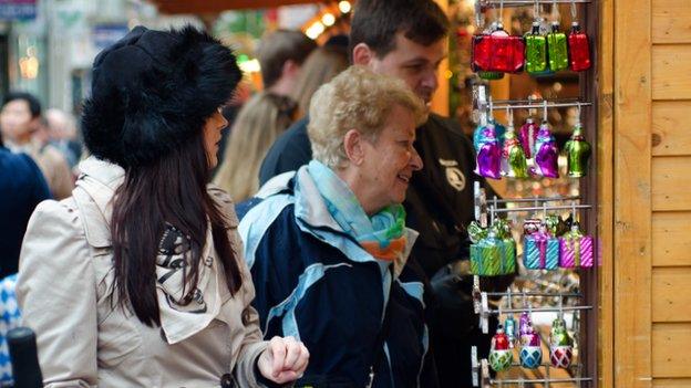 Customer browse the craft market