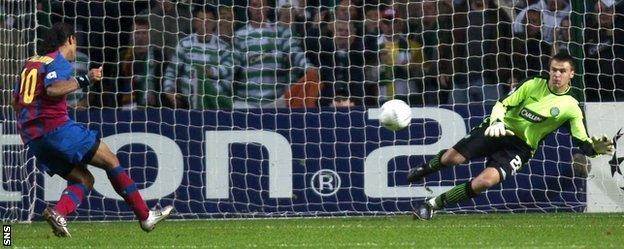 David Marshall saves Ronaldhino's penalty kick in Barcelona