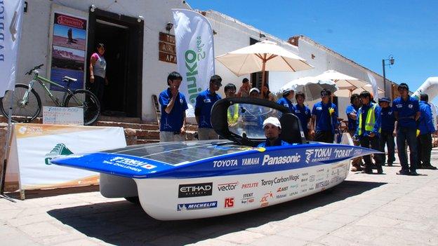 Solar-powered car in Chile, 14 November 2014