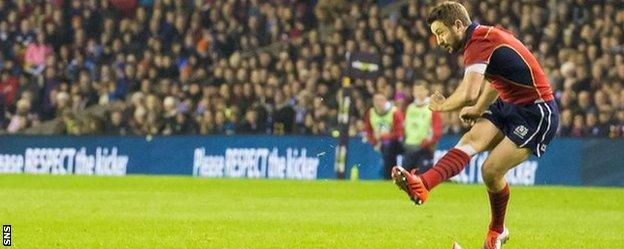 Greig Laidlaw misses a penalty for Scotland against New Zealand