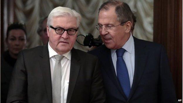 Russian Foreign Minister Sergey Lavrov (R) and German Foreign Minister Frank-Walter Steinmeier in Moscow, Russia on 18 Nov 2014