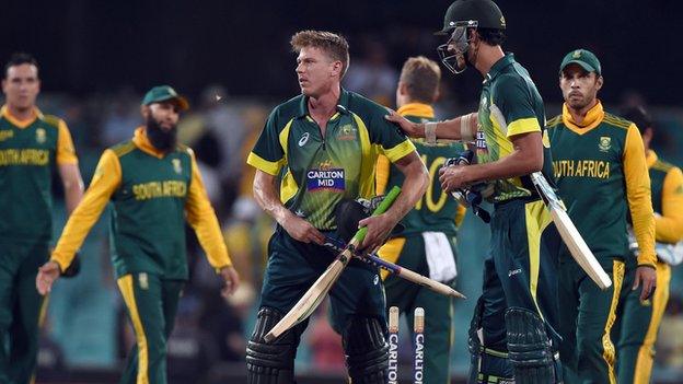 James Faulkner celebrates wtih Mitchell Starc after scoring the winning runs