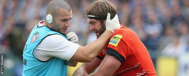 Geoff Parling receives treatment