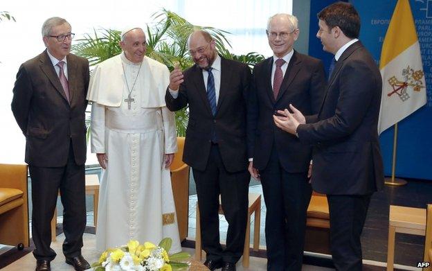 (L-r) President of the European Commission Jean-Claude Juncker, Pope Francis, European Parliament President Martin Schulz, Outgoing President of the European Council Herman van Rompuy and Italian Prime Minister Matteo Renzi pose for a picture at the European Parliament, in Strasbourg, on 25 November 2014.