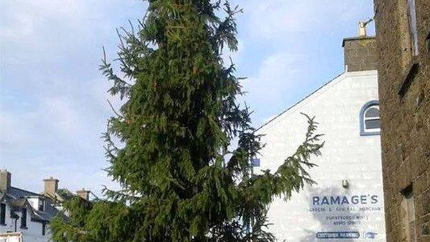 The original Christmas tree sparked complaints on social media