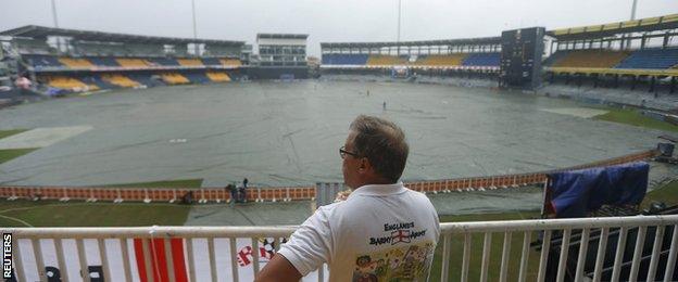 An England fan in Colombo