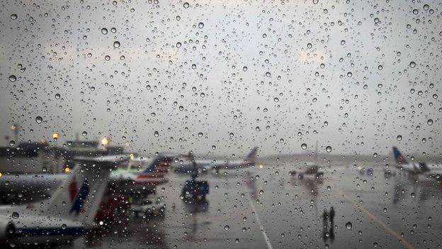 Planes at LaGuardia airport