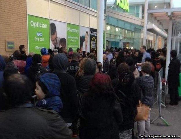 Asda supermarket queue