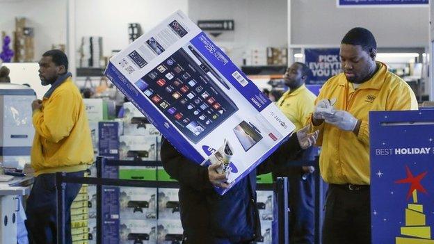 BestBuy shoppers in store