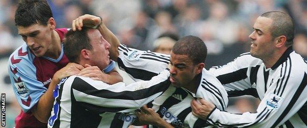 Lee Bowyer and Kieron Dyer start fighting during a Premier League match with Aston Villa