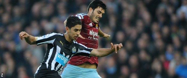 Ayoze Perez and James Tomkins