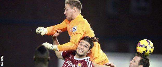 Newcastle's Rob Elliot and West Ham's Andy Carroll