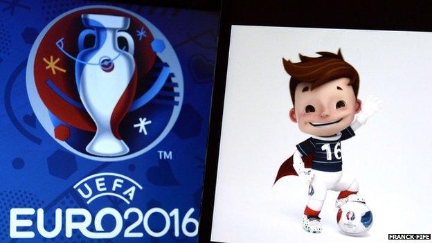 Super Victor on a big screen