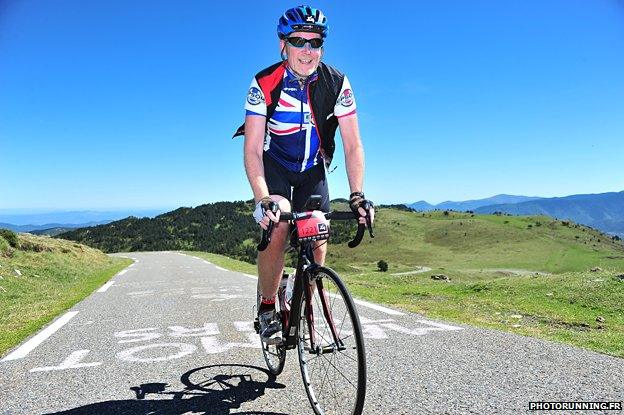 Callum Robertson, pedalling out of the saddle