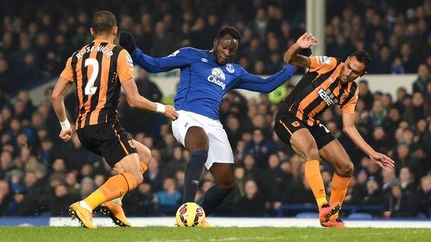 Everton's Romelu Lukaku (centre)