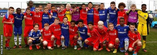 Players from Chelsea and Liverpool pose prior to a tournament in Ypres