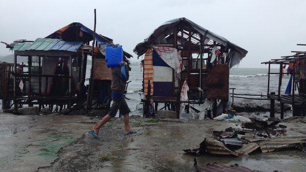 Damage on the seafront in Tacloban (7 Dec 2014)