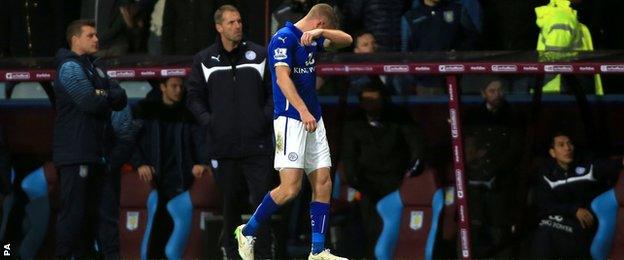 Leicester's Paul Konchesky is sent off against Aston Villa