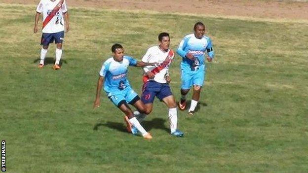 Sport Aguila take on Union Fuerza Minera in the Copa Peru semi-final
