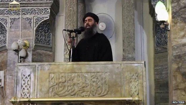 Islamic State leader Abu Bakr al-Baghdadi addresses worshippers at a mosque in Mosul (2 December 2014)