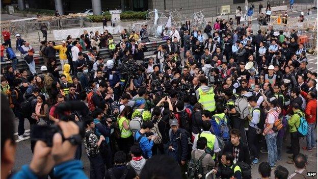 Bailiffs read court order in Admiralty, Hong Kong (11 Dec 2014)