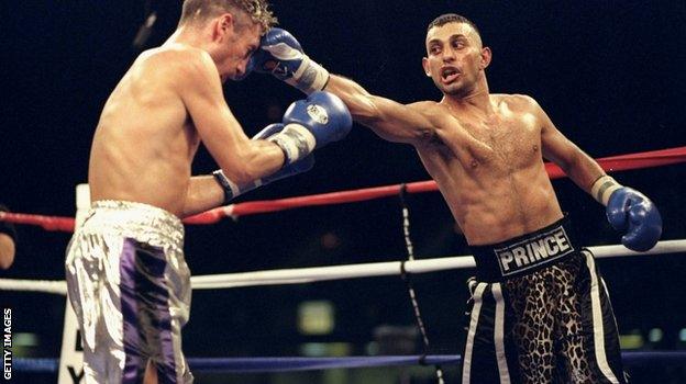 Prince Naseem Hamed (right) liked his animal print shorts